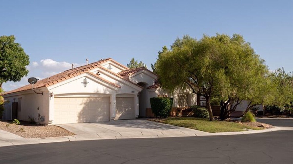 10662 Cosenza  Melody Lilja The Napoli Group, BHHS Nevada Properties